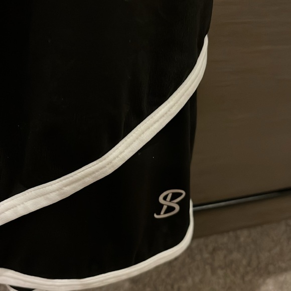 Black SofiBella pickleball/tennis skort. - Picture 4 of 5